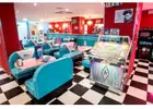 Find our Diner booth sets for restaurants in varied circle configurations